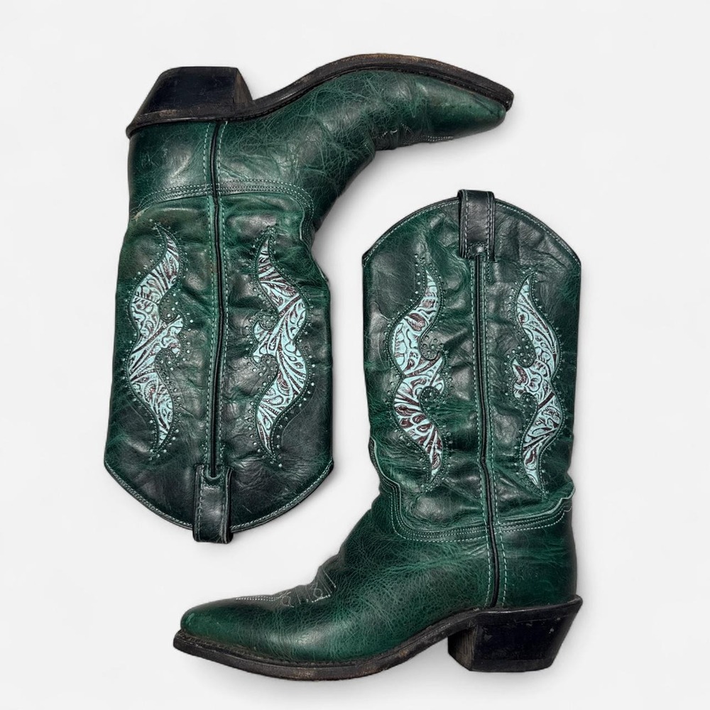 Vintage green leather cowboy boots w/ inlay, white stitching, made in USA, 6.5